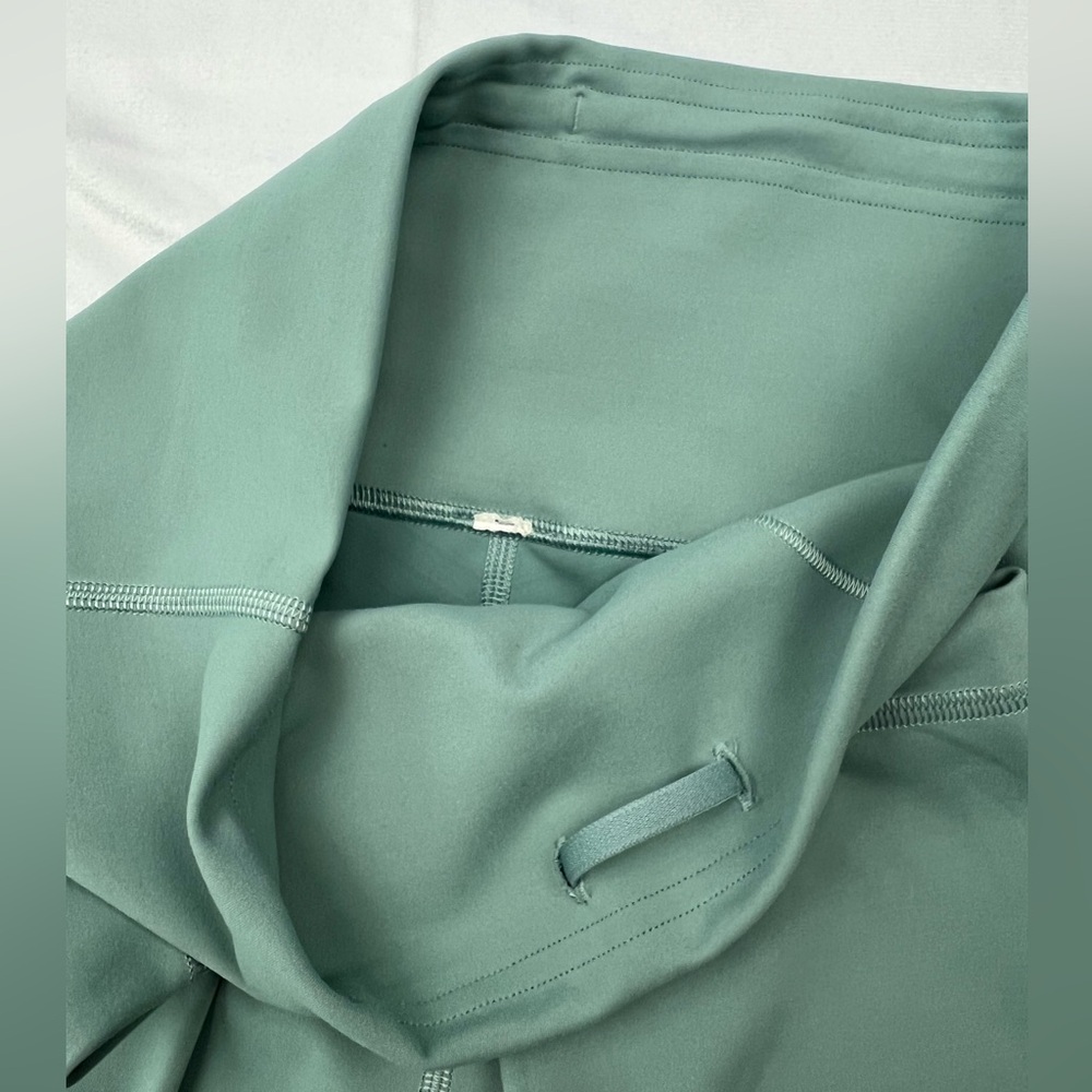 Lululemon Wunder Train Contour Fit High-Rise Crop 23" Misty Glade Size 8 - Picture 3 of 5